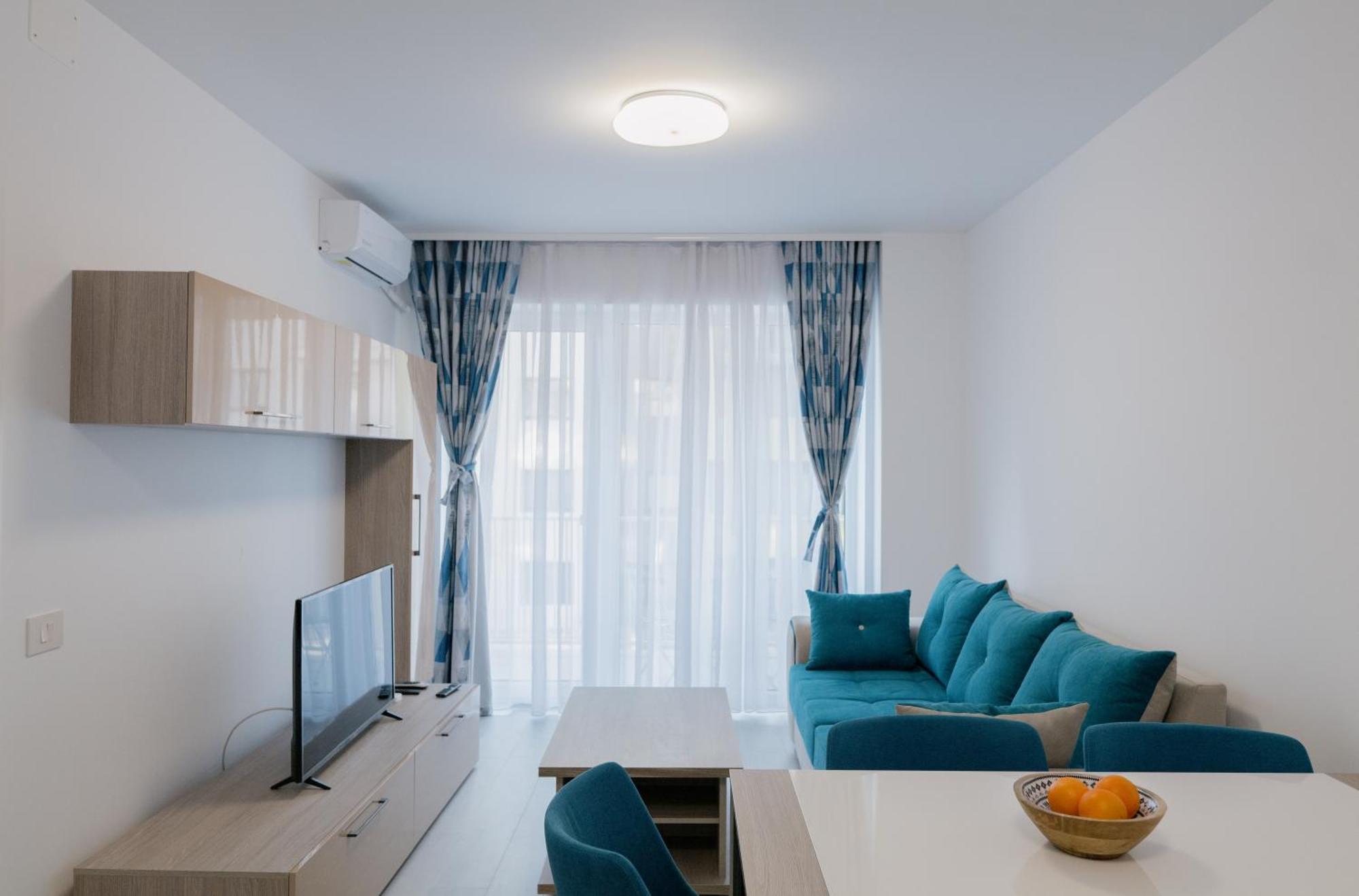 Royal Blue Oradea