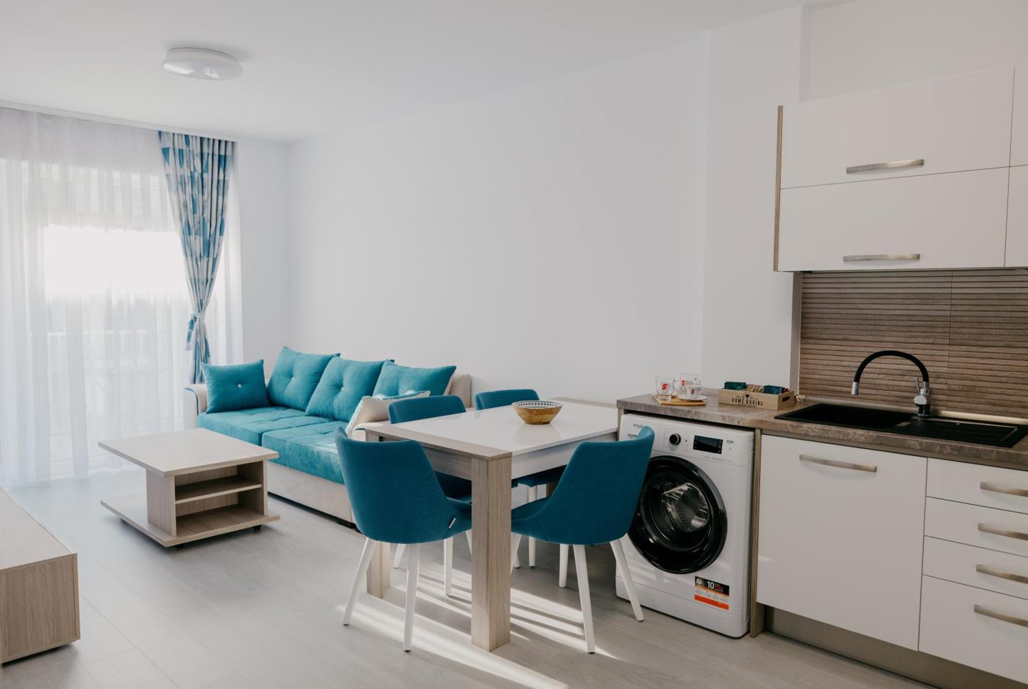Apartment Royal Blue