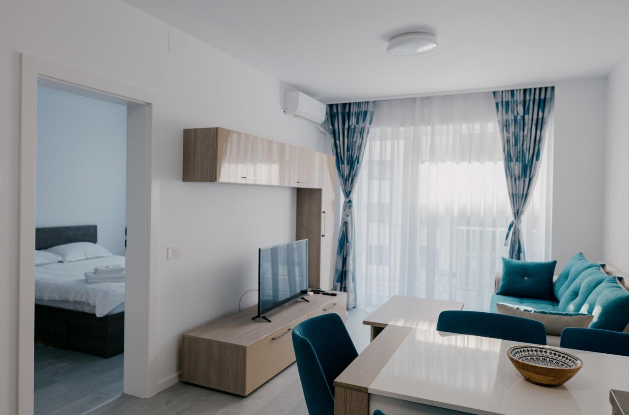 Apartment Royal Blue *