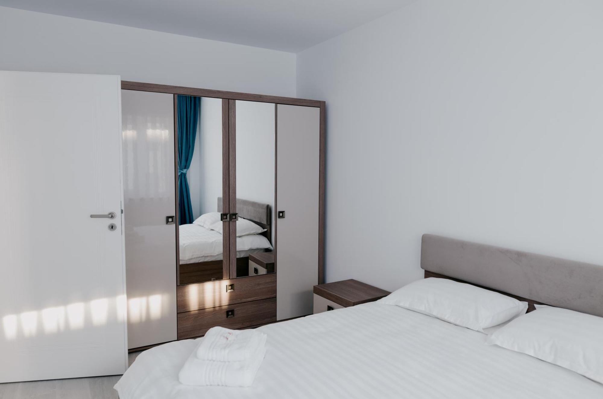 Apartment Royal Blue *