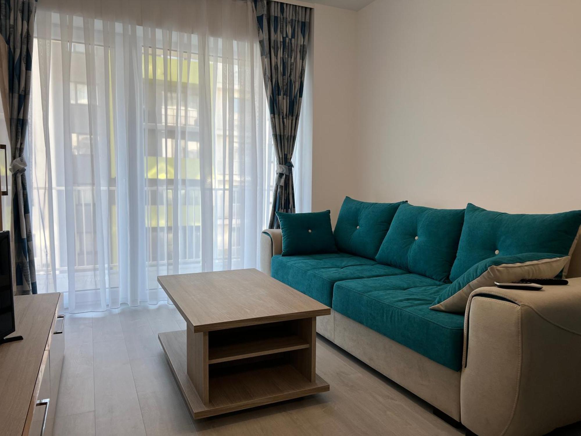 Royal Blue Oradea